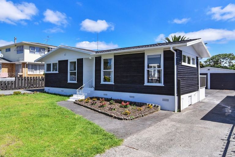 Photo of property in 3 Carbery Place, Manurewa, Auckland, 2102