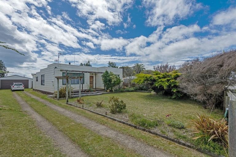 Photo of property in 3 Linklater Avenue, Foxton Beach, Foxton, 4815