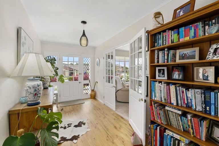 Photo of property in 22 Awanui Drive, Waikanae, 5036