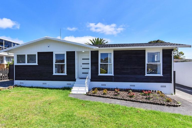 Photo of property in 3 Carbery Place, Manurewa, Auckland, 2102