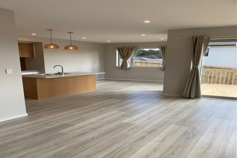 Photo of property in 16 Springhill Lane, Sunnyvale, Auckland, 0612