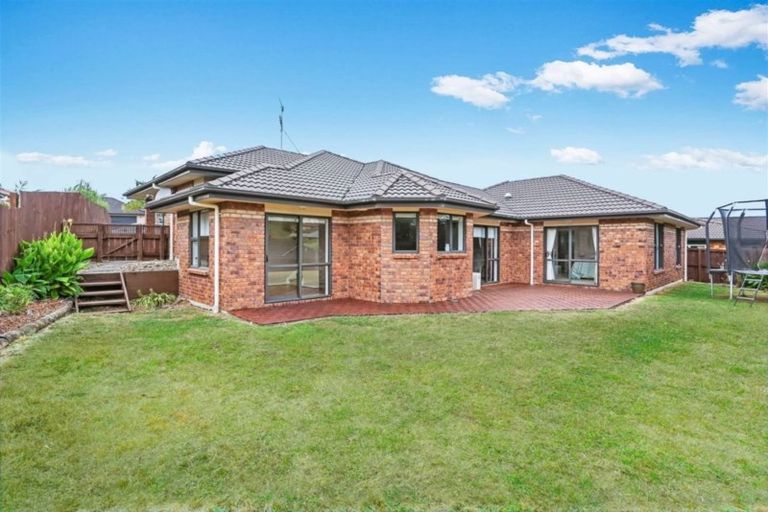 Photo of property in 11 Ina Ville Drive, Pukekohe, 2120