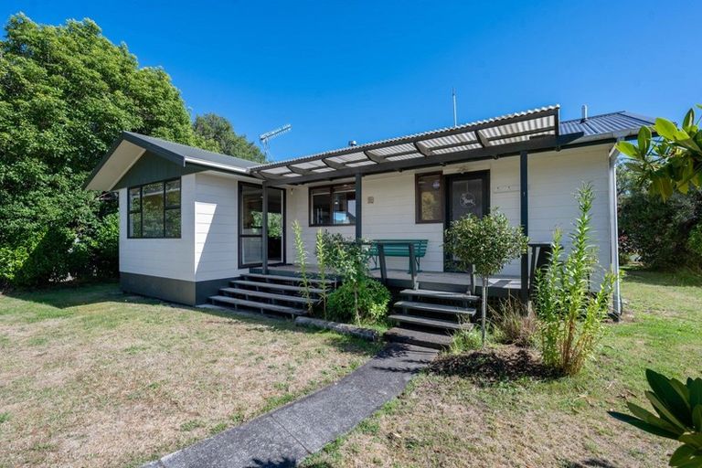 Photo of property in 30 Candu Lane, Kinloch, Taupo, 3377