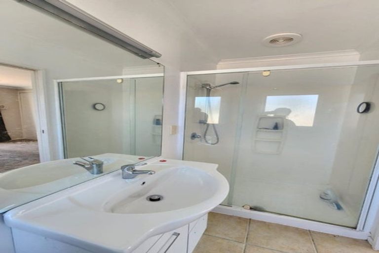 Photo of property in 20 Blackwood Drive, Wattle Downs, Auckland, 2103