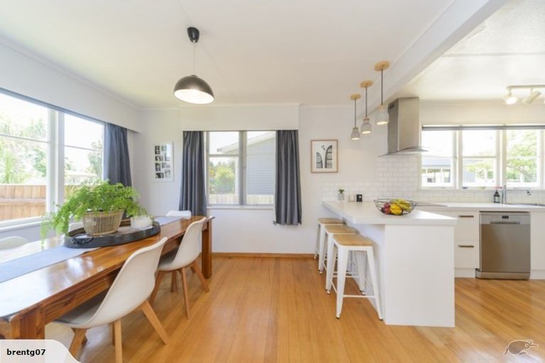 Photo of property in 22 Akaroa Avenue, Awapuni, Palmerston North, 4412