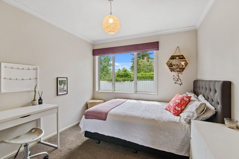 Photo of property in 35 Aorangi Road, Bryndwr, Christchurch, 8053