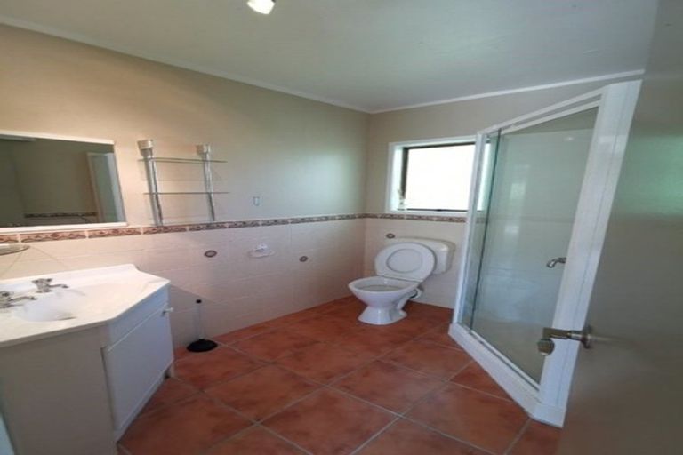 Photo of property in 31 Jellicoe Road, Murrays Bay, Auckland, 0630