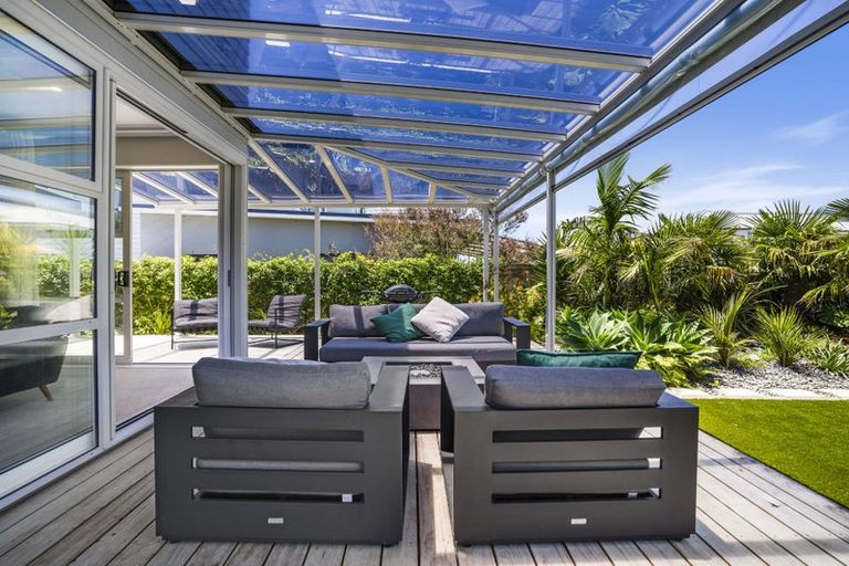 Photo of property in 23 Kukuwai Avenue, Red Beach, 0932