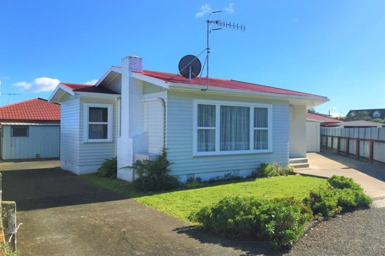 Photo of property in 3 Huia Place, Levin, 5510