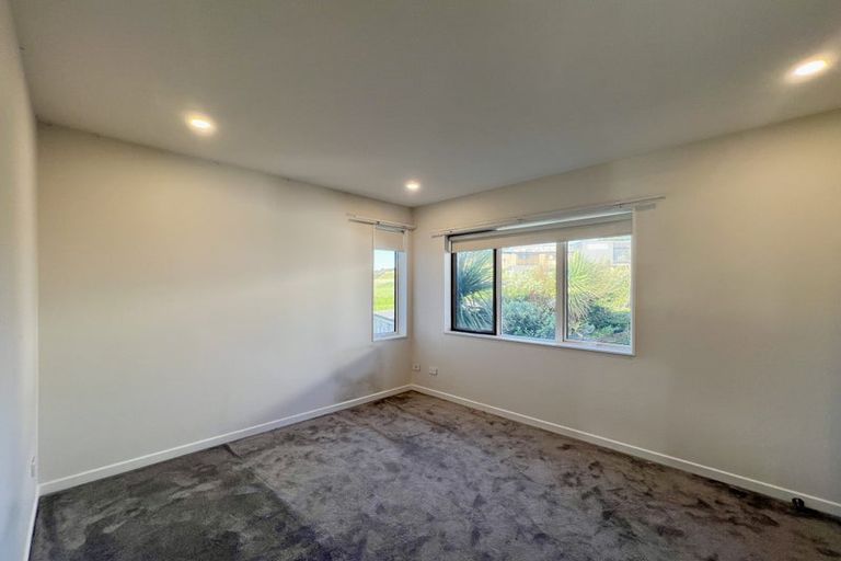 Photo of property in 42 Takurua Terrace, Orewa, 0931