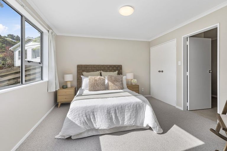 Photo of property in 25 Yarrow Place, Papakowhai, Porirua, 5024