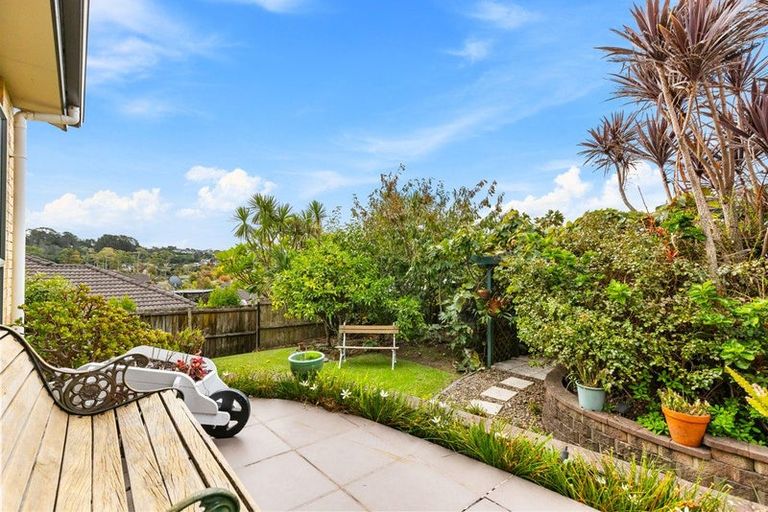 Photo of property in 4 Toledo Avenue, Henderson, Auckland, 0612
