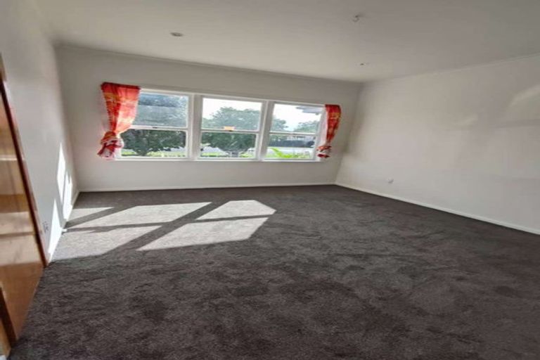 Photo of property in 30 Edmund Hillary Avenue, Papakura, 2110