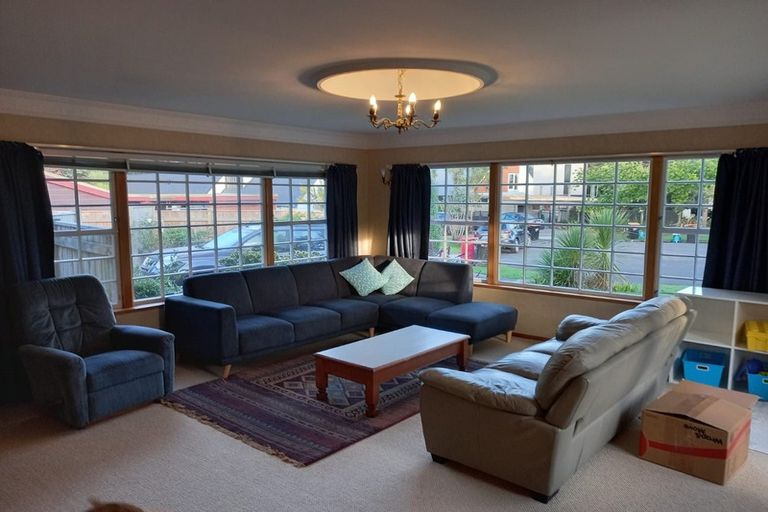 Photo of property in 4 Fernwood Place, Fitzherbert, Palmerston North, 4410