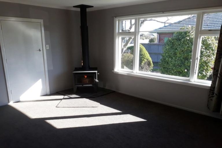 Photo of property in 33 Bourne Crescent, Papanui, Christchurch, 8053