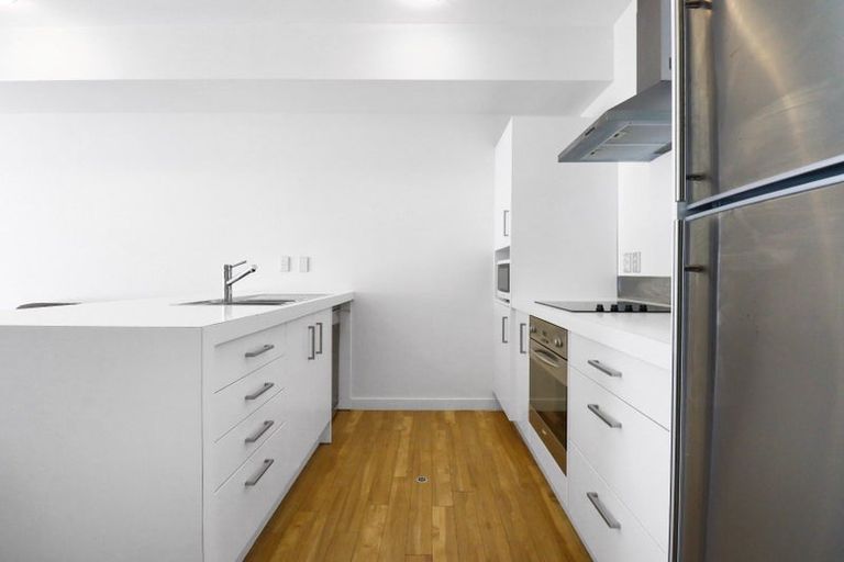 Photo of property in 3um Papawai Terrace, Mount Cook, Wellington, 6021