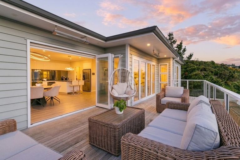 Photo of property in 145 Endeavour Drive, Whitby, Porirua, 5024