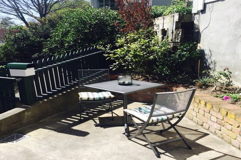 Photo of property in 4 Glenbervie Terrace, Thorndon, Wellington, 6011