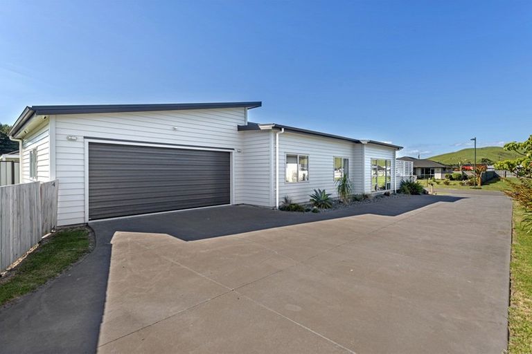Photo of property in 30 Hamilton Drive, Wainui, Gisborne, 4010
