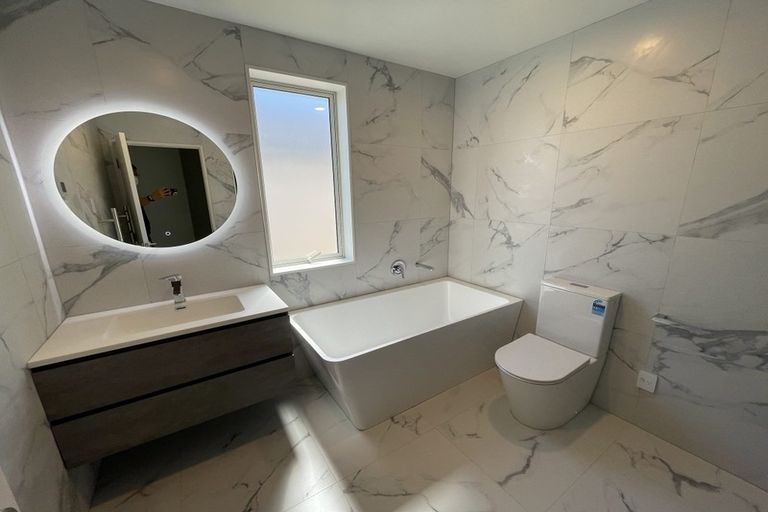 Photo of property in 17 Sunnyheights Road, Orewa, 0931