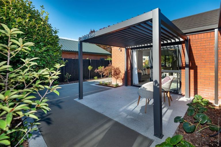 Photo of property in 1/9 Claverley Gardens, Avonhead, Christchurch, 8042