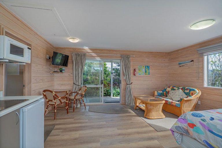Photo of property in 51 Cholmondeley Crescent, Whitianga, 3510