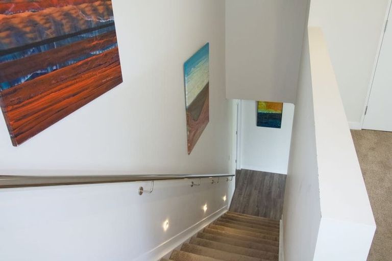 Photo of property in 17 Walter Ruddock Avenue, Kumeu, 0810