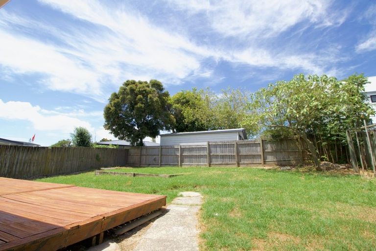 Photo of property in 79 Sabulite Road, Kelston, Auckland, 0602