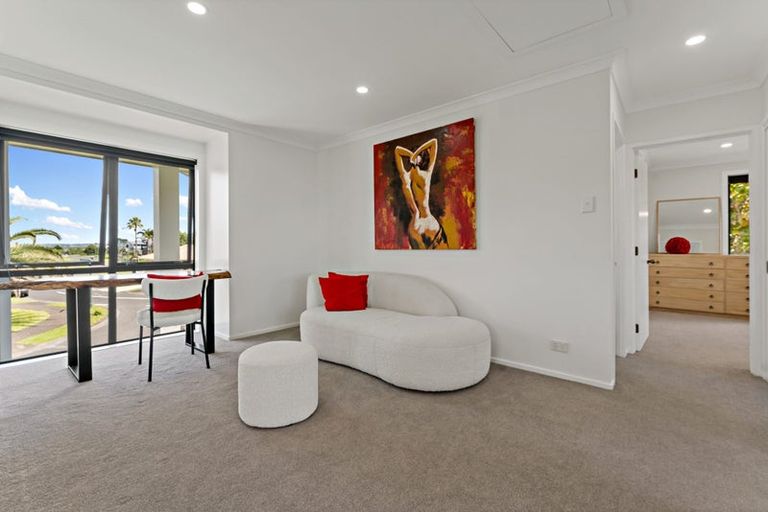 Photo of property in 2 Tollana Road, Te Atatu Peninsula, Auckland, 0610