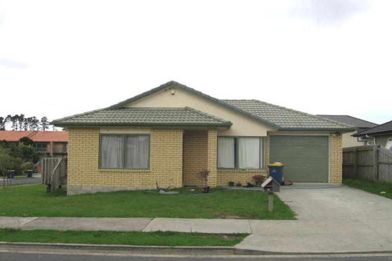 Photo of property in 5b Charlenne Close, Ranui, Auckland, 0612