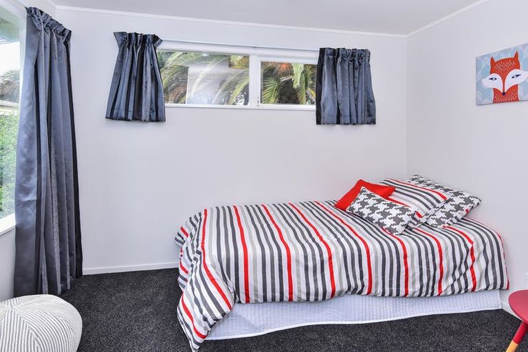 Photo of property in 3 Carbery Place, Manurewa, Auckland, 2102