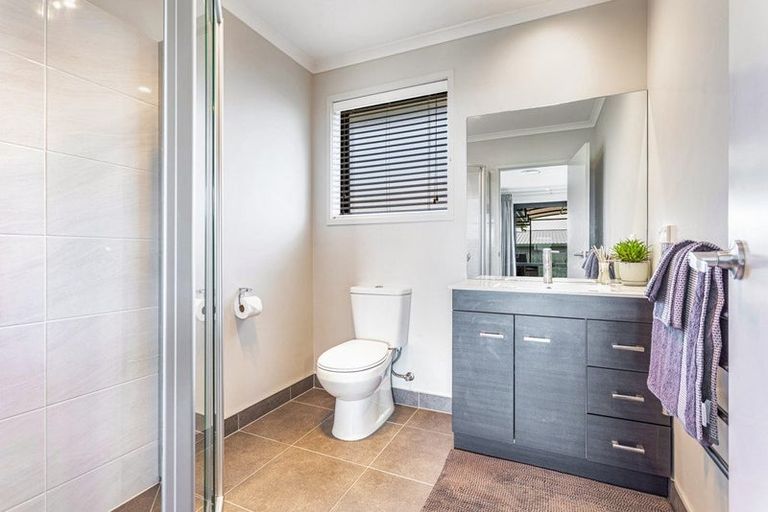 Photo of property in 5 Parlane Drive, Huapai, Kumeu, 0810