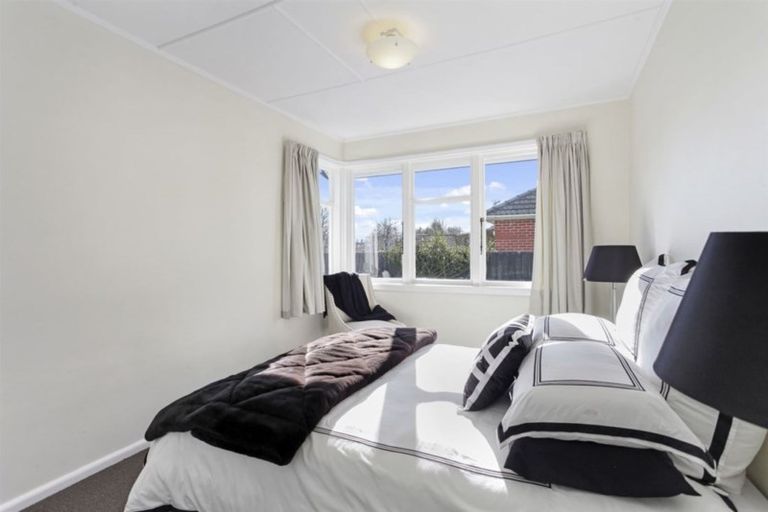 Photo of property in 15 Uxbridge Street, Northcote, Christchurch, 8052