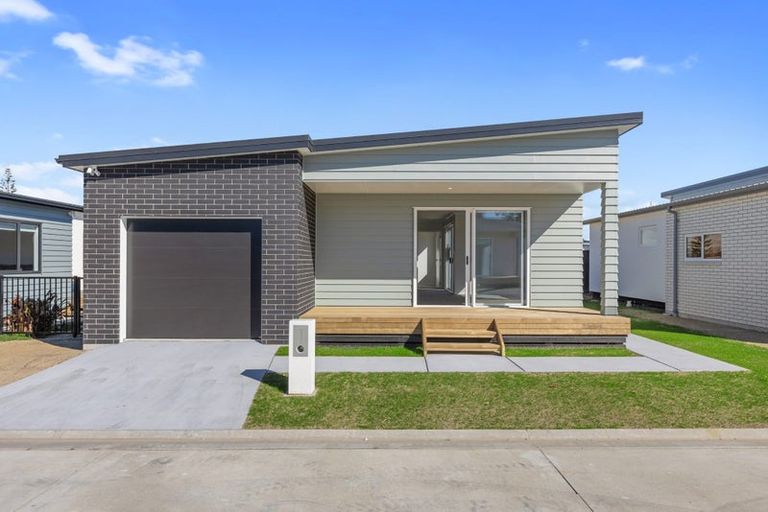 Photo of property in 64 Riley Crescent, Papamoa Beach, 3118