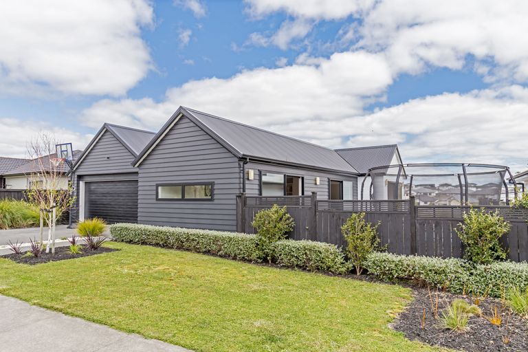 Photo of property in 48 Madison Terrace, Silverdale, 0932