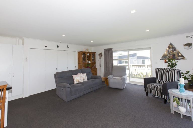 Photo of property in 3 Tua Tua Place, Baylys Beach, Dargaville, 0377