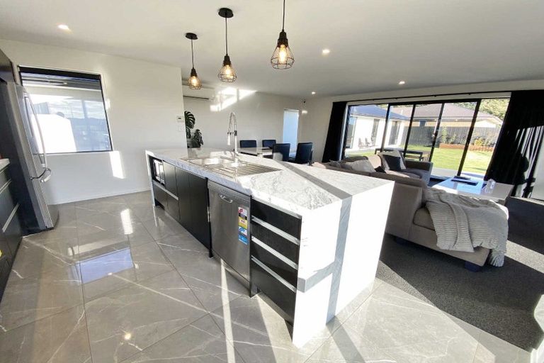 Photo of property in 28 Pistacia Place, Hornby, Christchurch, 8025