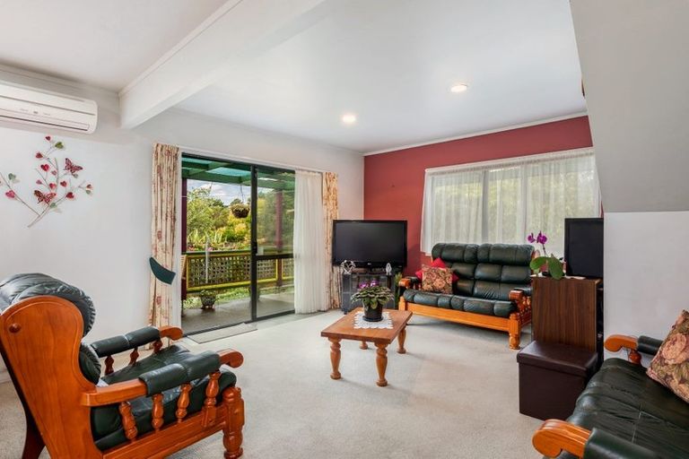 Photo of property in 25 Caspian Close, New Lynn, Auckland, 0600