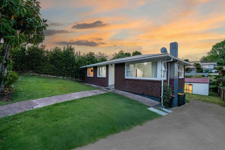 Photo of property in 6 Kirby Street, Glendene, Auckland, 0602