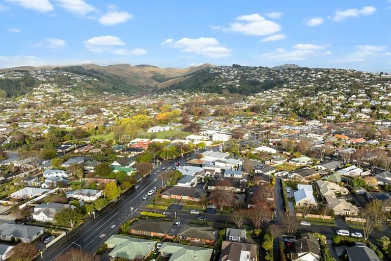 Photo of property in 1 Nutfield Lane, Cashmere, Christchurch, 8022