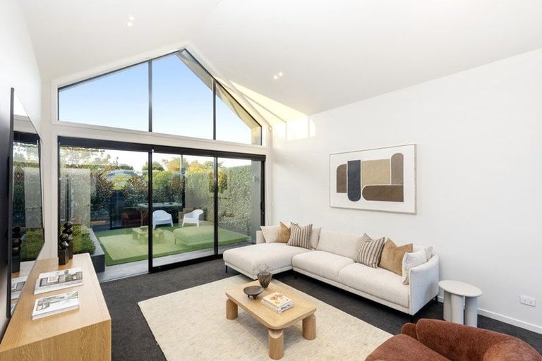 Photo of property in 184 Weston Road, St Albans, Christchurch, 8052