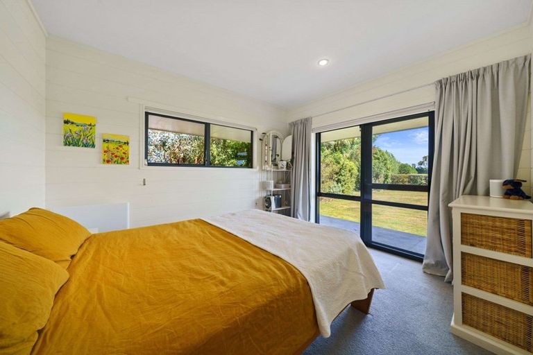Photo of property in 12 Hawkins Drive, Martinborough, 5711