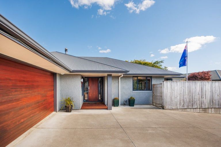 Photo of property in 6 Waipatere Court, Ashhurst, 4810