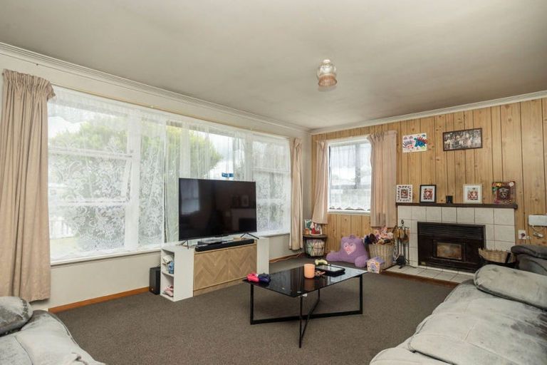 Photo of property in 56 Tennyson Street, Dannevirke, 4930