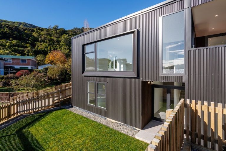 Photo of property in 12a Russell Street, Picton, 7220
