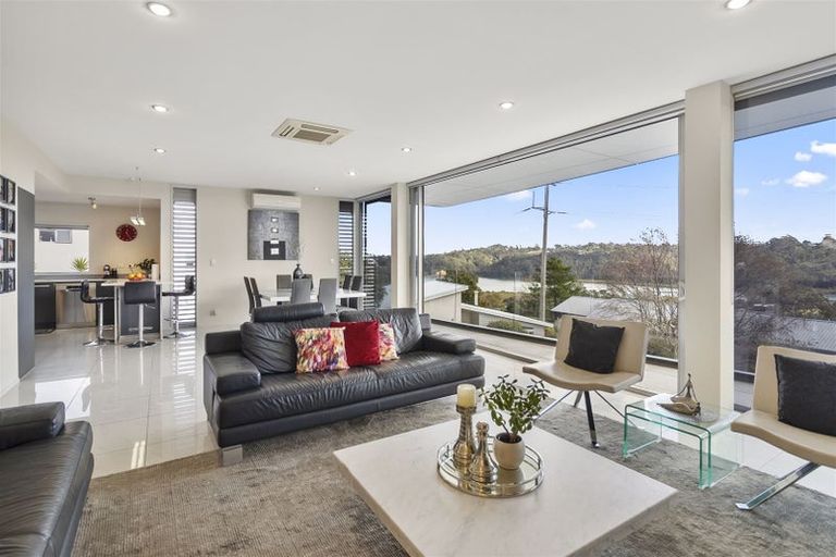 Photo of property in 146 Kittiwake Drive, Schnapper Rock, Auckland, 0632