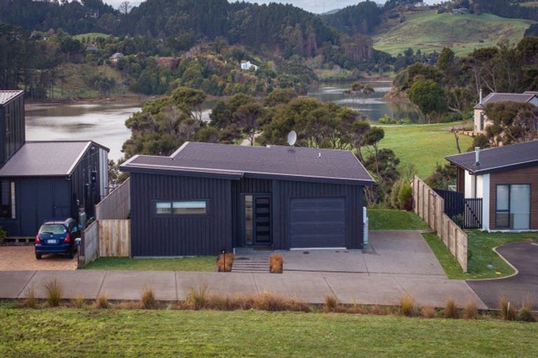 Photo of property in 6 Hapuapua Street, Raglan, 3225