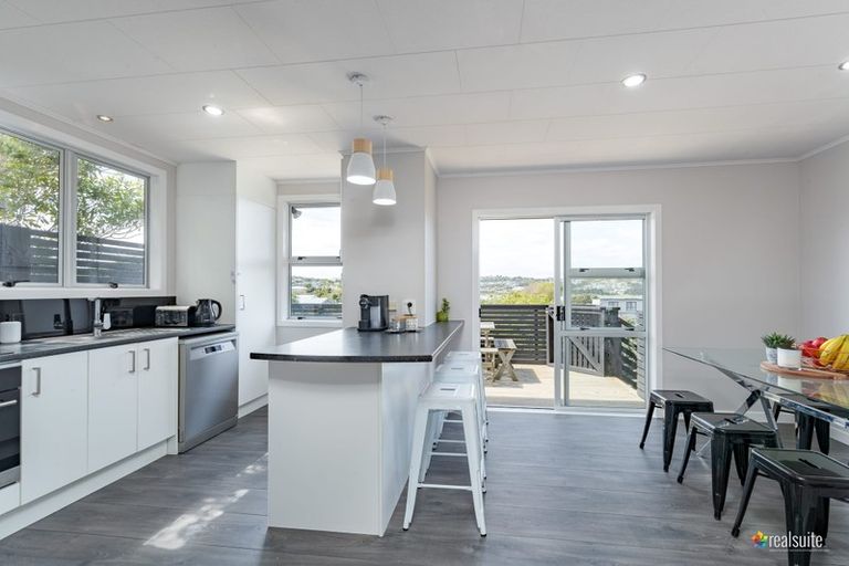 Photo of property in 114 Te Pene Avenue, Titahi Bay, Porirua, 5022