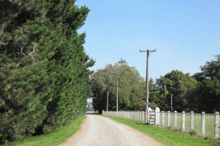 Photo of property in 65 Leeston And Lake Road, Leeston, 7632