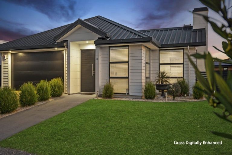 Photo of property in 8 Sarcodia Place, Papamoa Beach, Papamoa, 3118